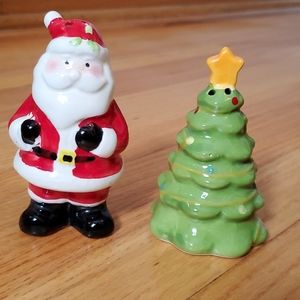 Christmas salt and pepper shakers